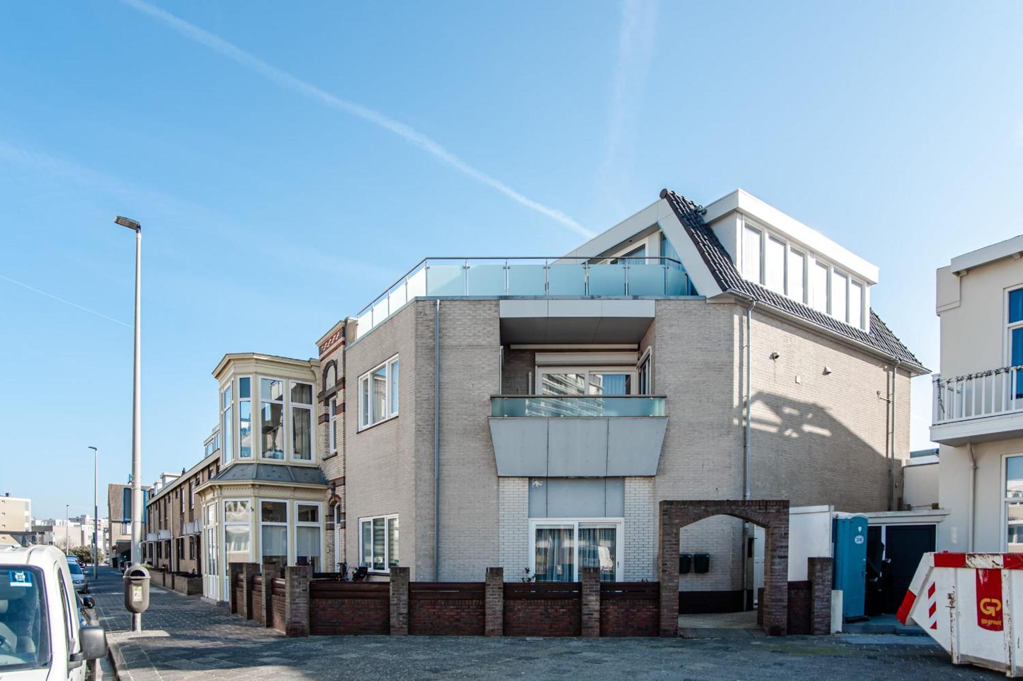 Studio Tara At The Beach With Private Parking Zandvoort Extérieur photo