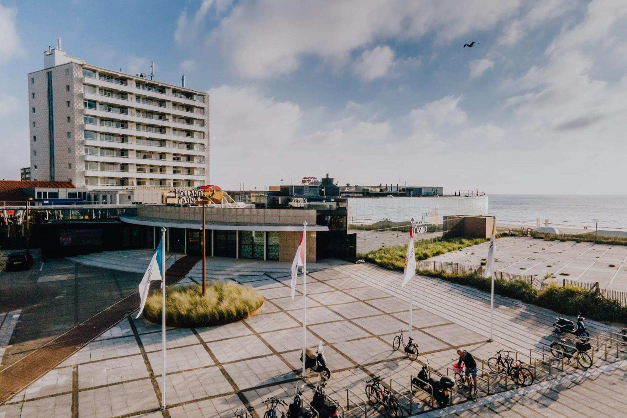 Studio Tara At The Beach With Private Parking Zandvoort Extérieur photo